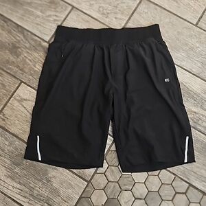 Kenneth Cole shorts size small